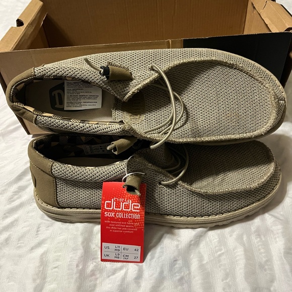 Men’s Hey Dude Wally Sox Slip On Casuals Beige Brand New with Box. - Picture 4 of 12